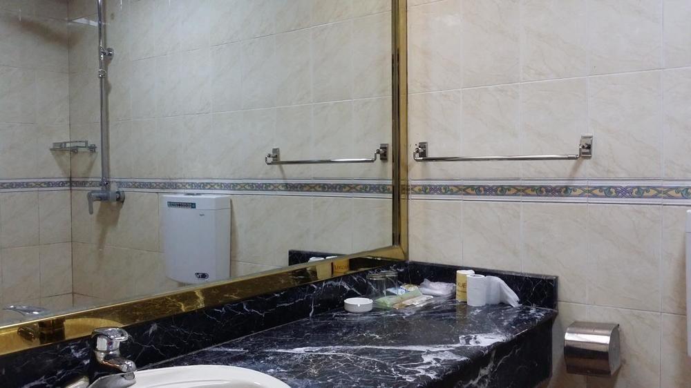 Kunming Liheng Hotel Екстер'єр фото